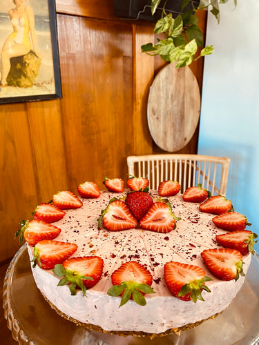 Strawberry Cheesecake serves 6-8